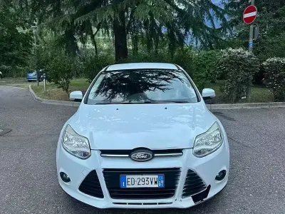 Usata Ford Focus Titanium 116 CV (85 kW) 2011 Bianco Berlina