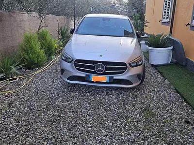 Usata Mercedes B200 163 CV (119 kW) 2019 Grigio Utilitaria