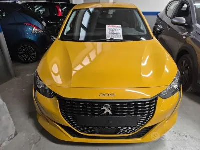 Usata Peugeot 208 Allure 101 CV (74 kW) 2023 Giallo Utilitaria