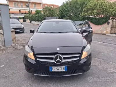 Usata Mercedes A180 109 CV (80 kW) 2013 Nero Utilitaria