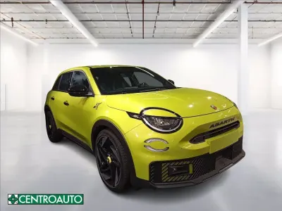 Nuova Abarth 600e Turismo 105 kW (143 CV) 2025 Verde pastello SUV