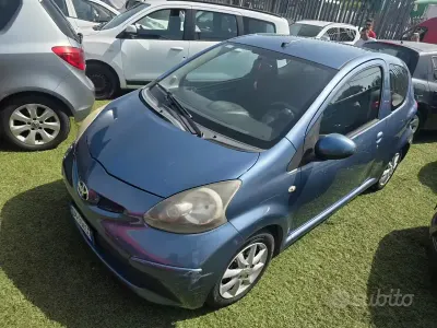 Usata Toyota Aygo 68 CV (50 kW) 2009 Bluazzurro Utilitaria