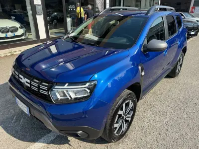 Usata Dacia Duster Prestige 101 CV (74 kW) 2023 Blu/azzurro SUV