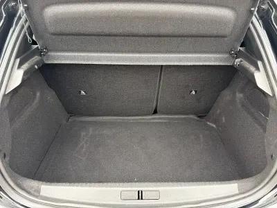 Usata Peugeot 208 Style 100 CV (73 kW) 2025 Nero Utilitaria