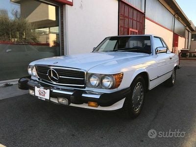 Usata Mercedes 560 231 CV (169 kW) 1988 Bianco pastello Cabrio
