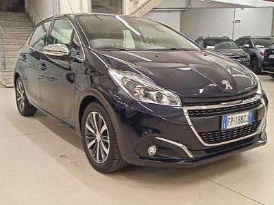 Begagnad Peugeot 208 Allure 82 HK (60 kW) 2018 Svart Halvkombi