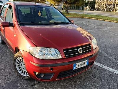 Usata Fiat Punto Active 69 CV (50 kW) 2006 Rosso Utilitaria