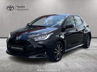Begagnad Toyota Yaris Hybrid Trend 115 HK (84 kW) 2022 Svart Sedan