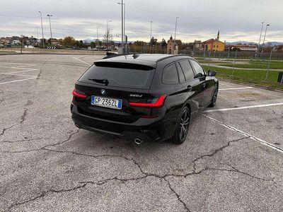 Usata BMW 320 Sport Line 190 CV (139 kW) 2022 Nero Station wagon