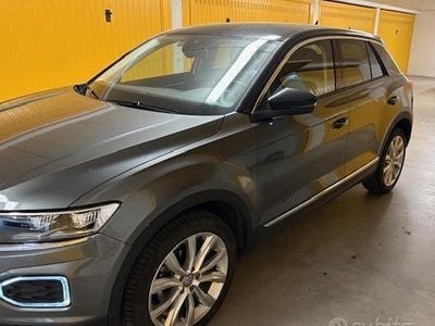 Usata VW T-Roc Style 150 CV (110 kW) 2019 Grigio SUV