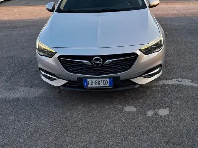 Usata Opel Agila 2020 Grigio Station wagon