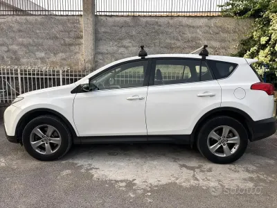 Usata Toyota RAV4 2015 Bianco SUV