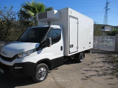 Usata Iveco Daily 126 CV (92 kW) 2015 Bianco