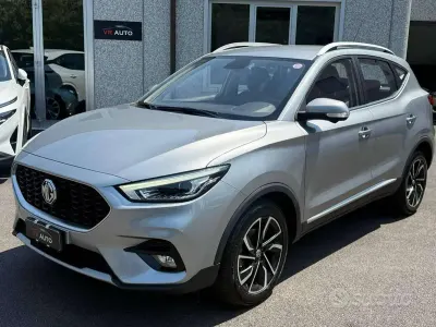 Usata MG ZS Luxury 106 CV (77 kW) 2024 Grigio SUV