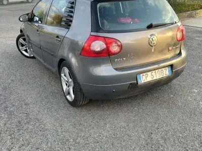 Usata VW Golf IV Trendline 105 CV (77 kW) 2004 Berlina