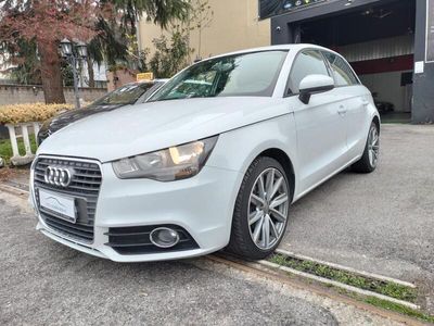 usata Audi A1 SPB 1.6 TDI Attraction neopatentati re di Lombardia