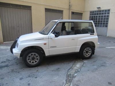 Usata Suzuki Vitara 97 CV (71 kW) 1996 Bianco pastello SUV