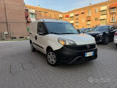Usata Fiat Doblò 95 CV (69 kW) 2019 Bianco Monovolume