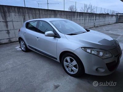 Usata Renault Mégane Dynamique 110 CV (80 kW) 2010 Grigio Berlina