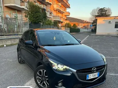 Begagnad Mazda 2 Sporty 102 HK (75 kW) 2015 Halvkombi