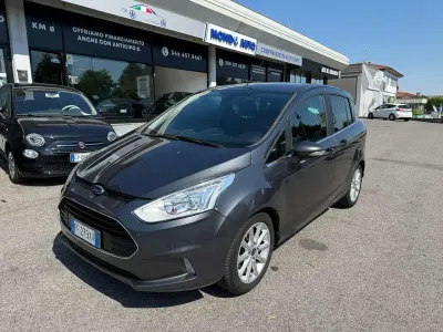 Begagnad Ford B-MAX
