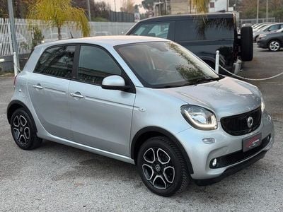 Begagnad Smart ForFour Prime 71 HK (52 kW) 2018 Silver Halvkombi