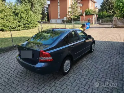 Usata Volvo S40 125 CV (91 kW) 2007 Bluazzurro Berlina