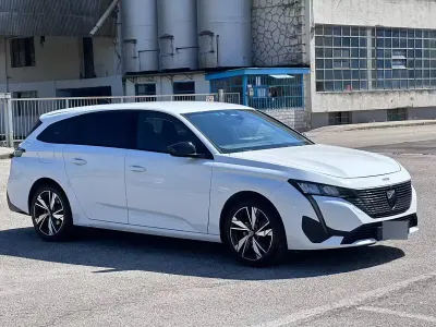 Usata Peugeot 308 SW Allure 131 CV (96 kW) 2022 Bianco Station wagon