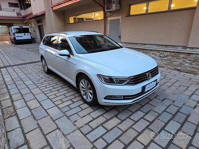 Usata VW Passat Executive 150 CV (110 kW) 2018 Bianco Station wagon