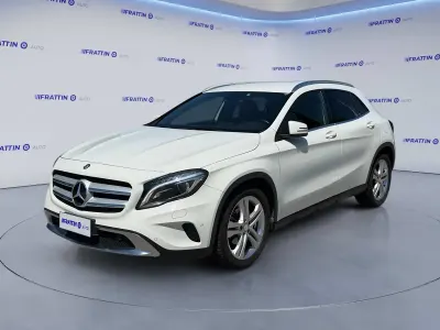 Usata Mercedes GLA200 136 CV (100 kW) 2014 Bianco SUV