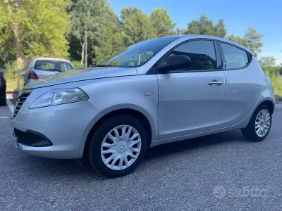 Usata Lancia Ypsilon 69 CV (50 kW) 2013 Grigio Utilitaria