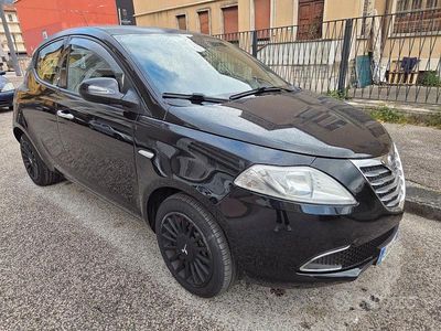 Usata Lancia Ypsilon 95 CV (69 kW) 2013 Nero Utilitaria