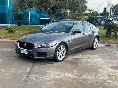 Usata Jaguar XE Business Edition 180 CV (132 kW) 2015 Grigio Berlina