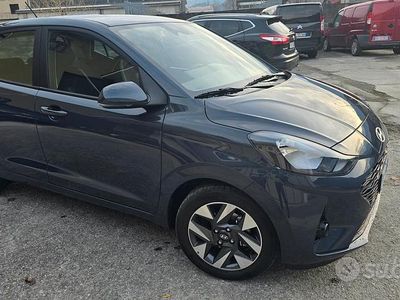 Usata Hyundai i10 63 CV (46 kW) 2025 Blu Utilitaria