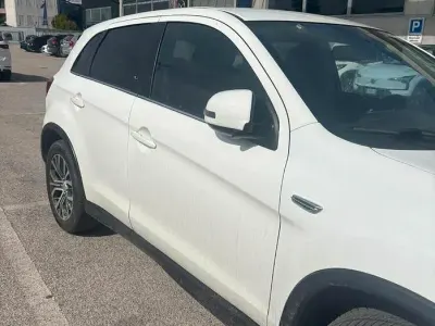 Usata Mitsubishi ASX 117 CV (86 kW) 2018 Bianco SUV