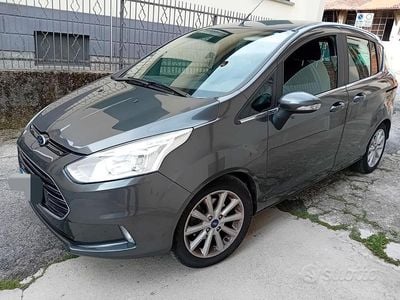 Usata Ford B-MAX 100 CV (73 kW) 2016 Grigio Monovolume