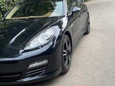 Usata Porsche Panamera 250 CV (183 kW) 2012 Nero Utilitaria