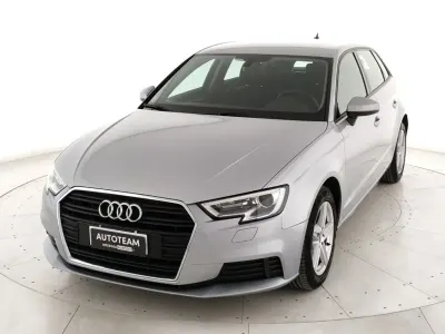 Usata Audi A3 Business 116 CV (85 kW) 2019 Argento Berlina