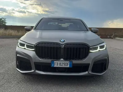 Usata BMW 750 400 CV (294 kW) 2019 Grigio Berlina