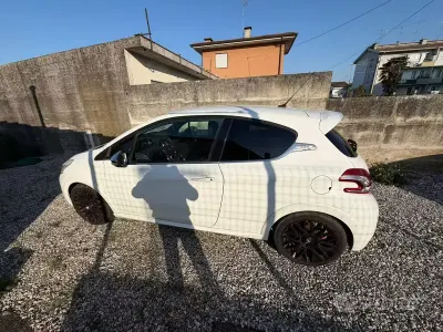 Usata Peugeot 208 GTi 200 CV (147 kW) 2014 Bianco Utilitaria