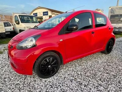 Usata Toyota Aygo 67 CV (49 kW) 2008 Rosso Utilitaria