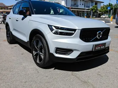 Usata Volvo XC40 Inscription 129 CV (94 kW) 2022 Argento SUV