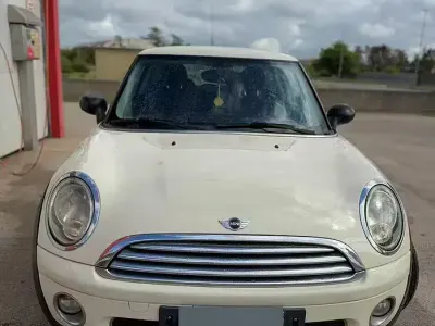 Usata Mini Cooper D 109 CV (80 kW) 2007 Bianco Utilitaria