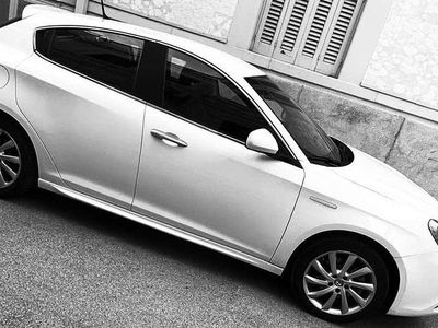 Usata Alfa Romeo Giulietta Distinctive 170 CV (125 kW) 2011 Bianco Utilitaria