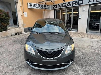 Usata Lancia Ypsilon 69 CV (50 kW) 2017 Grigio Utilitaria
