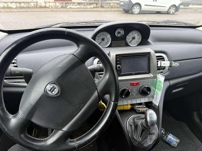 Usata Lancia Ypsilon 60 CV (44 kW) 2005 Utilitaria