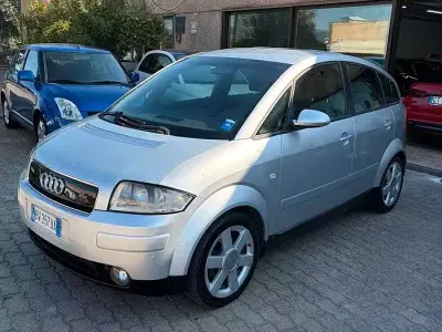 Usata Audi A2 75 CV (55 kW) 2002 Grigio Utilitaria