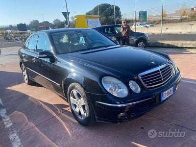 Usata Mercedes E280 Avantgarde 177 CV (130 kW) 2005 Nero Berlina