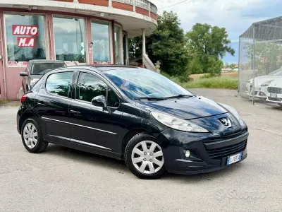 Begagnad Peugeot 207 73 HK (53 kW) 2011 Svart Sedan