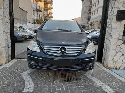 Begagnad Mercedes B200 140 HK (102 kW) 2007 Svart Minibuss
